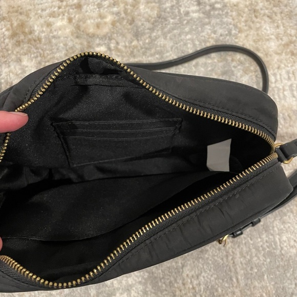 Banana Republic Black Crossbody Purse Handbag Bag Wallet Card Slots Minimalist - Picture 4 of 15